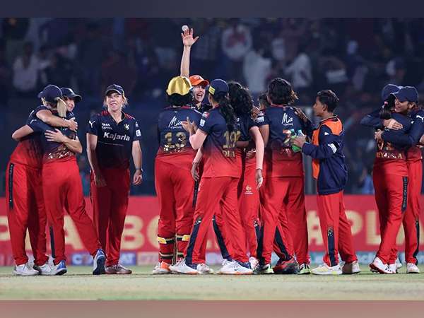 வெளியேறியது நடப்பு சாம்பியன் RCB…! அதிர்ச்சியில் ஸ்மிரிதி மந்தனா ரசிகர்கள்